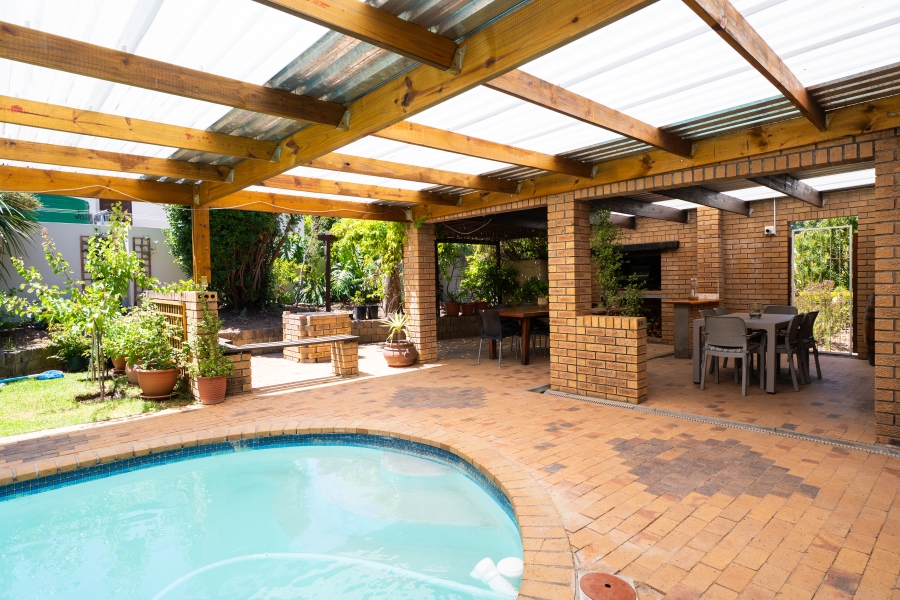 3 Bedroom Property for Sale in Helderrand Western Cape